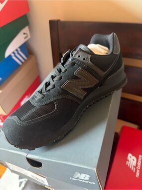 New Balance Black Low-Top Suede & Mesh Sneaker